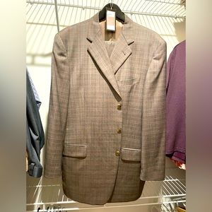 Men’s suit. Double breasted. x Joseph Abboud